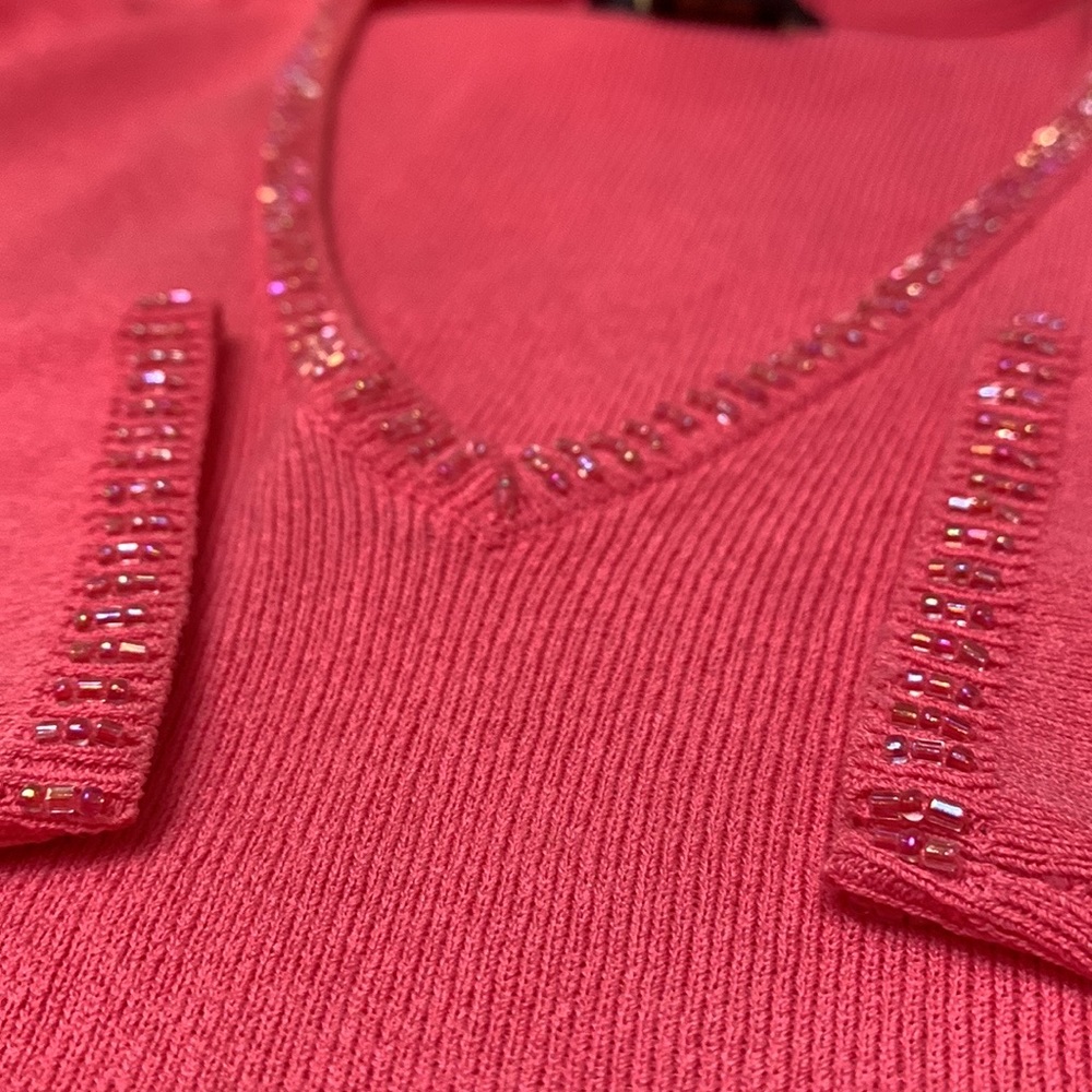 D T Ribbed V Neck Coral Beaded Trim 3/4 Sleeve Pullover - Picture 11 of 11